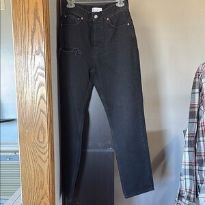 NWOT Top Shop Dad Women’s Size 28x32 Black Button-Fly Distressed Jeans